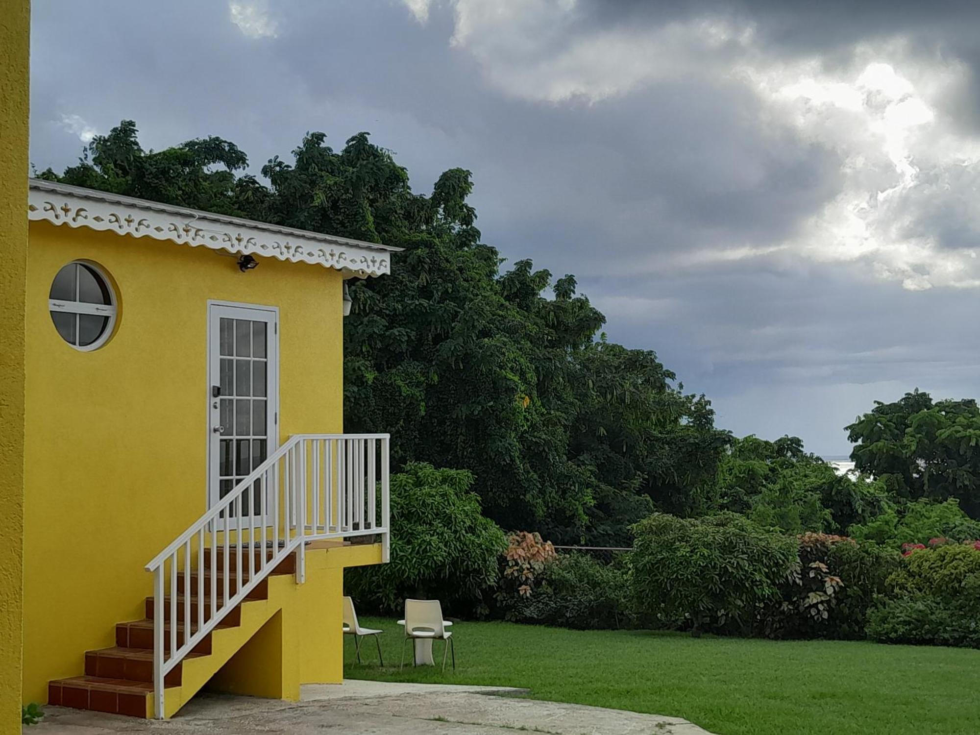Apartamento Spectacular Ocean View Retreat Saint James Exterior foto