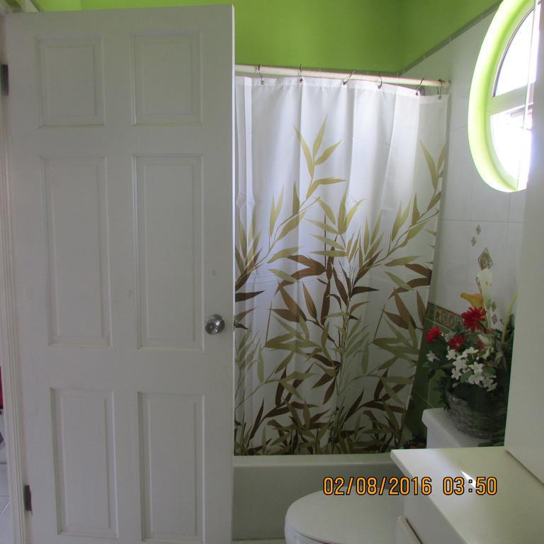 Apartamento Spectacular Ocean View Retreat Saint James Exterior foto
