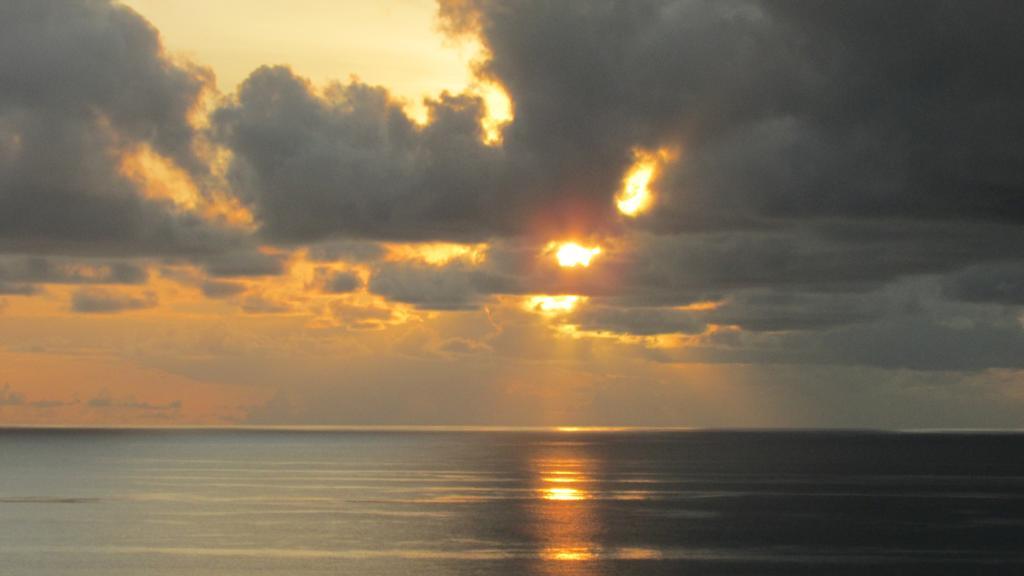 Apartamento Spectacular Ocean View Retreat Saint James Exterior foto
