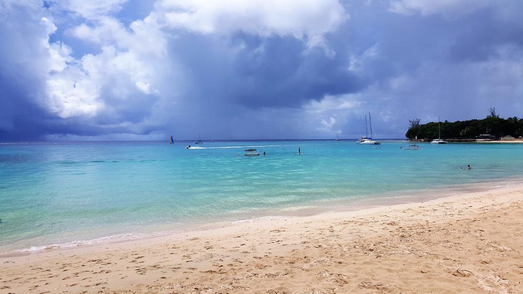 Apartamento Spectacular Ocean View Retreat Saint James Exterior foto
